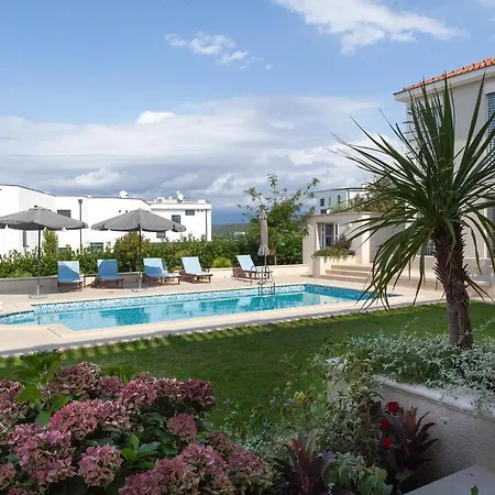 Deluxe Carissa Apartment