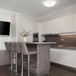 Deluxe Carissa *